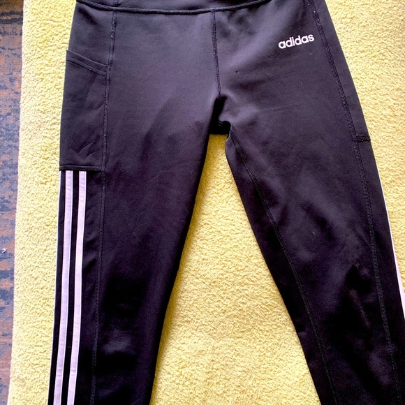 Adidas 3 striped pocket high waste leggings. CLIMALITE . Size medium. - Picture 6 of 9
